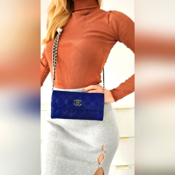 🩶CHANEL Authentic Suede Wallet/Clutch🩶 - Picture 4 of 17